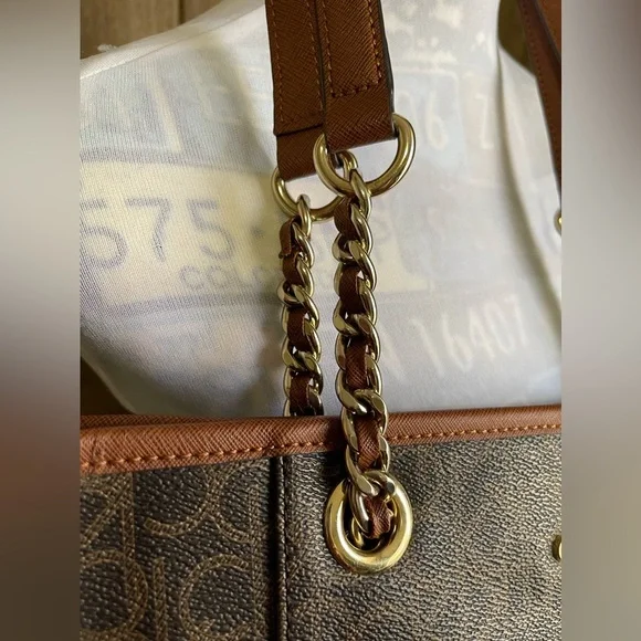 CALVIN KLEIN Shoulder Bag. - Picture 3 of 9